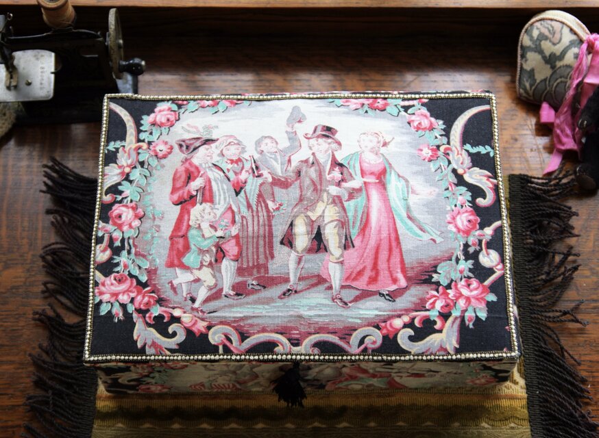 布箱　アンティーク布　貴族　結婚　お祝い