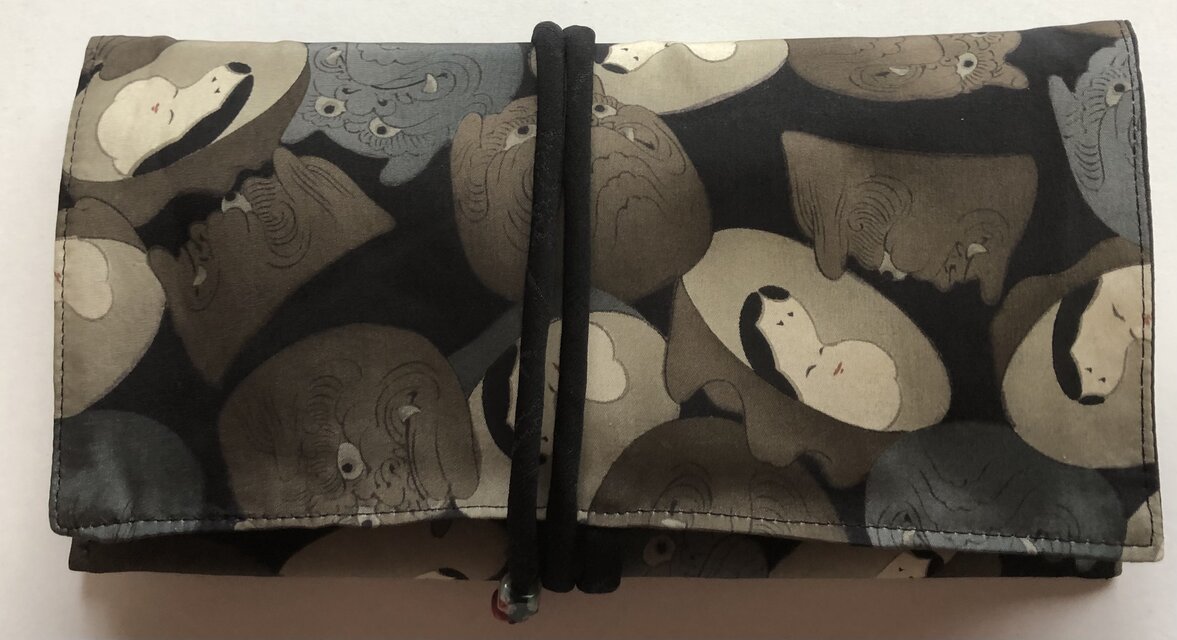 ８３２０　長襦袢で作った和風財布・ポーチ