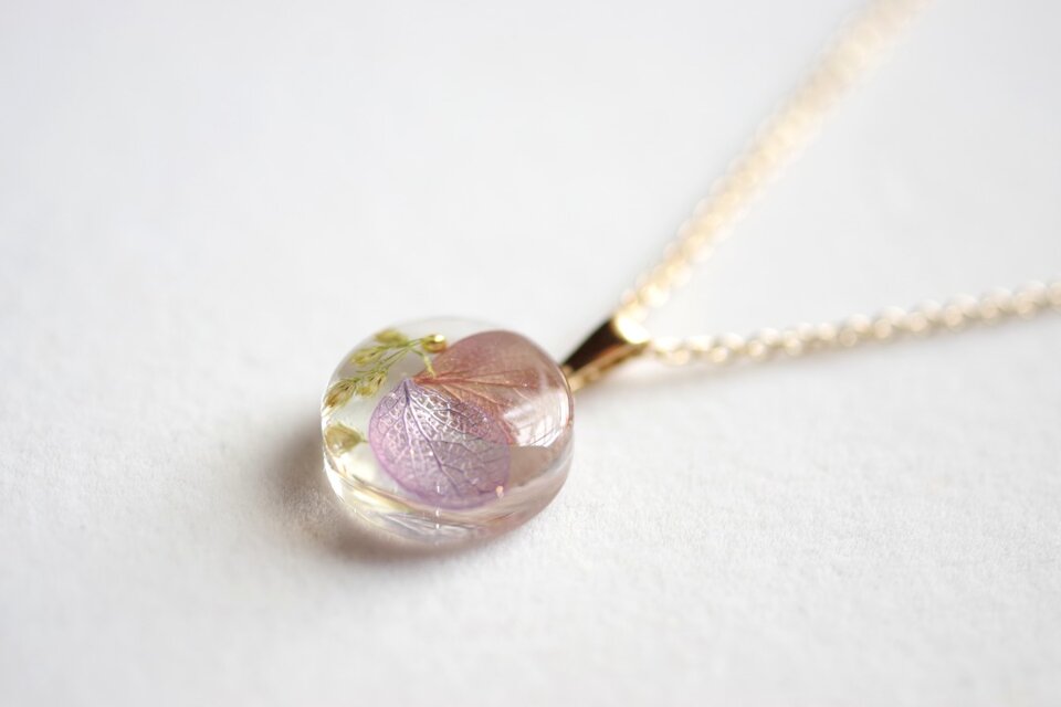 【受注製作】レジンアート　ラウンドペンダント〈時の羽音〉