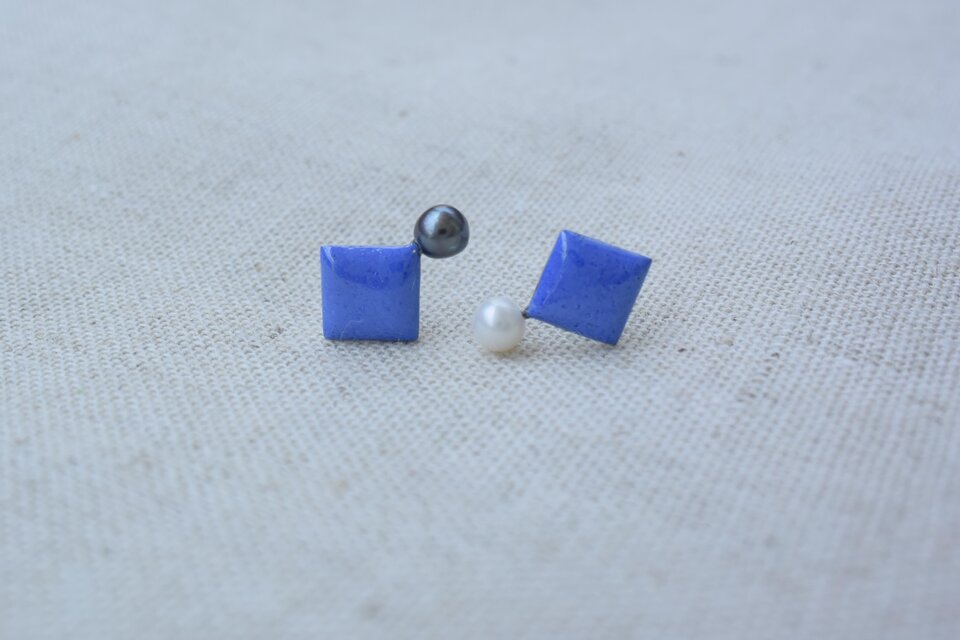 カケラシリーズ】ピアス ひし形×青と淡水パール | iichi 日々の暮らし