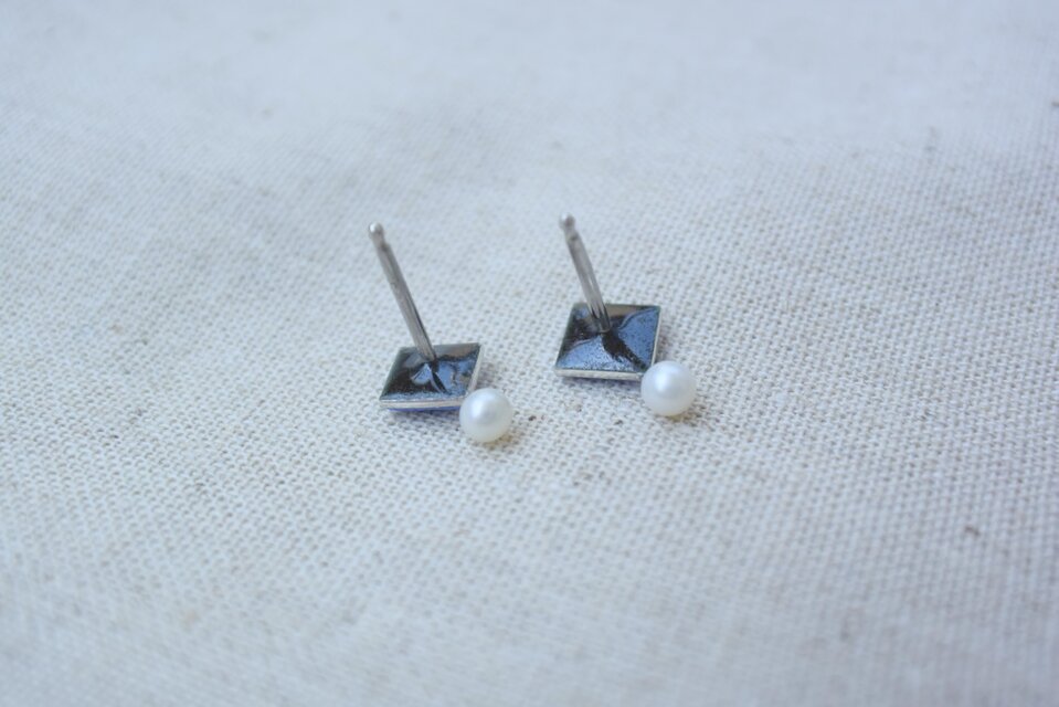 カケラシリーズ】ピアス ひし形×青と淡水パール | iichi 日々の暮らし