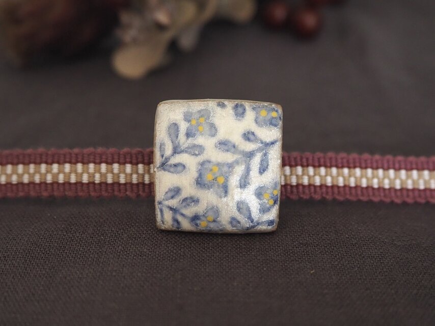 陶器の帯留め 『朝涼』 | iichi 日々の暮らしを心地よくする