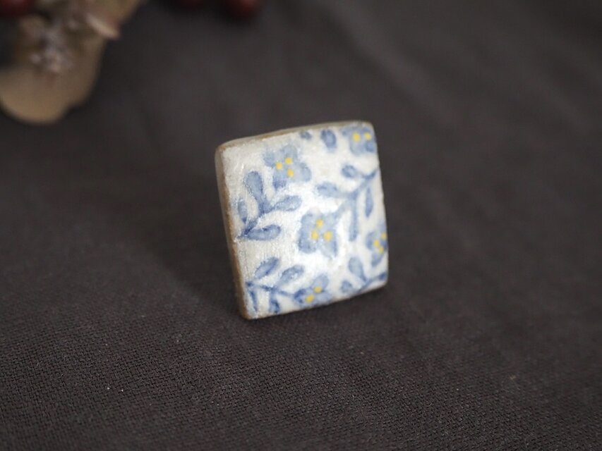 陶器の帯留め 『朝涼』 | iichi 日々の暮らしを心地よくする