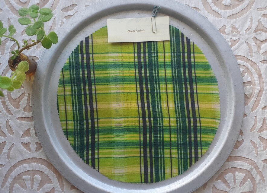 みつろうエコラップまるＬ：きみどり色 マドラスチェック柄 〈インド綿 ブロックプリント エコラップ エコ〉