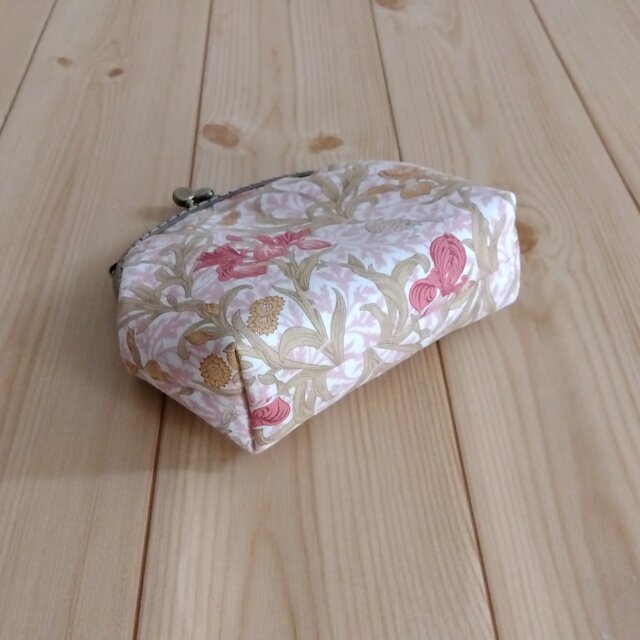 春のリースのがま口ポーチ　モリス　手刺繍　ハンドメイド it-668fa3cd657f5-1200.jpg