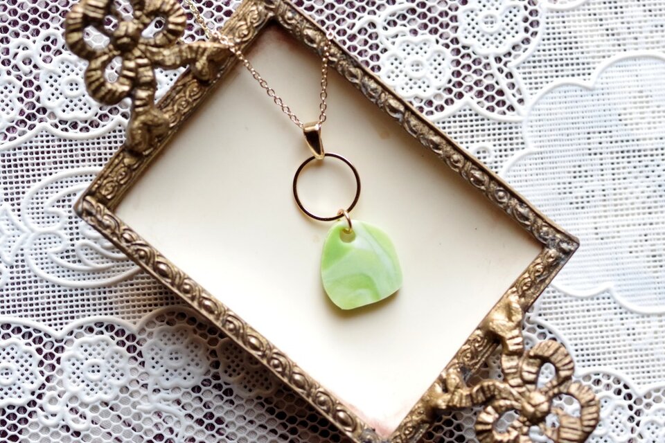 クレイアート　クレイパーツとリングパーツのペンダント〈風樹〉