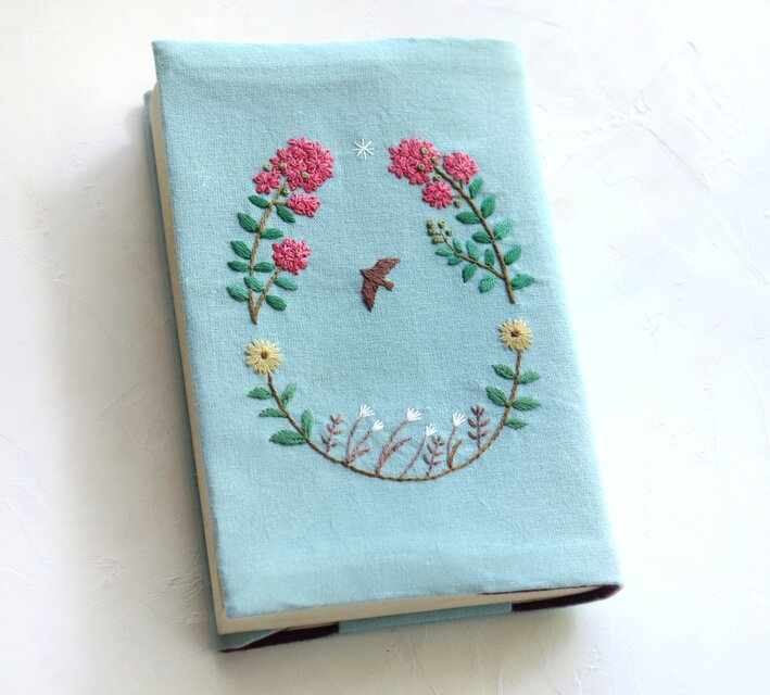 手刺繍のブックカバー『百日紅』【受注制作】