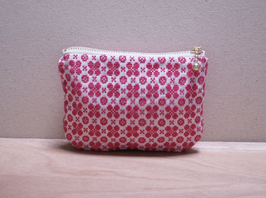 ハンドメイド　クロスステッチ　ポーチ　ファスナー　総刺し ハンドメイド クロスステッチ ポーチ ファスナー 総刺し | iichi 日々