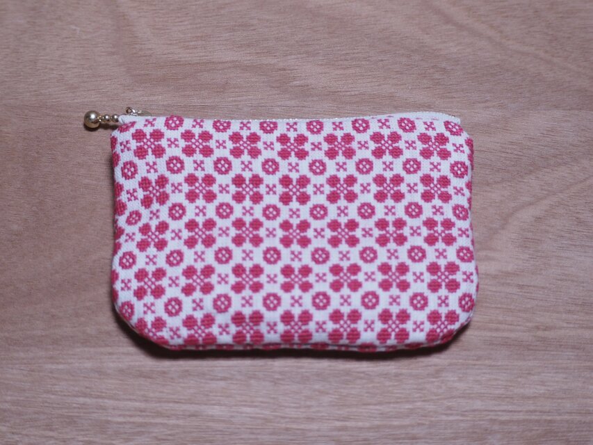 ハンドメイド クロスステッチ ポーチ ファスナー 総刺し | iichi 日々