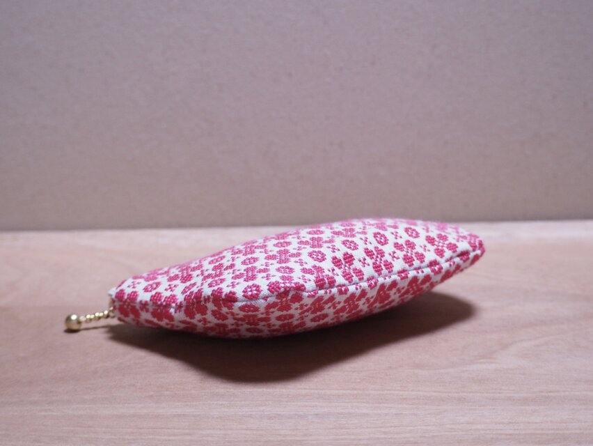 ハンドメイド　クロスステッチ　ポーチ　ファスナー　総刺し ハンドメイド クロスステッチ ポーチ ファスナー 総刺し | iichi