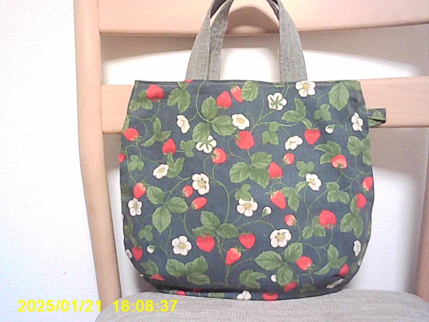 綿麻・いちご＊お花柄のまる底・手さげ