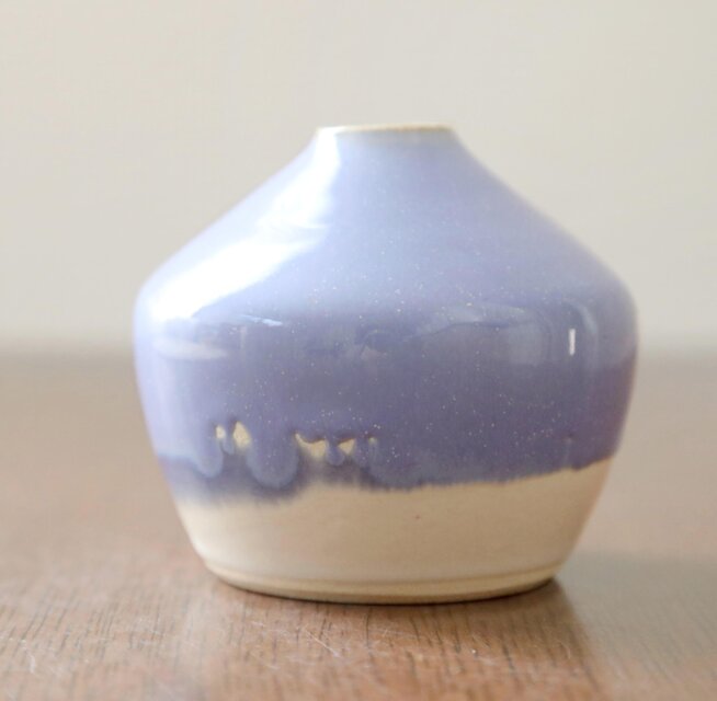 紫陽花結晶釉と白マットの一輪挿し | iichi 日々の暮らしを心地よく