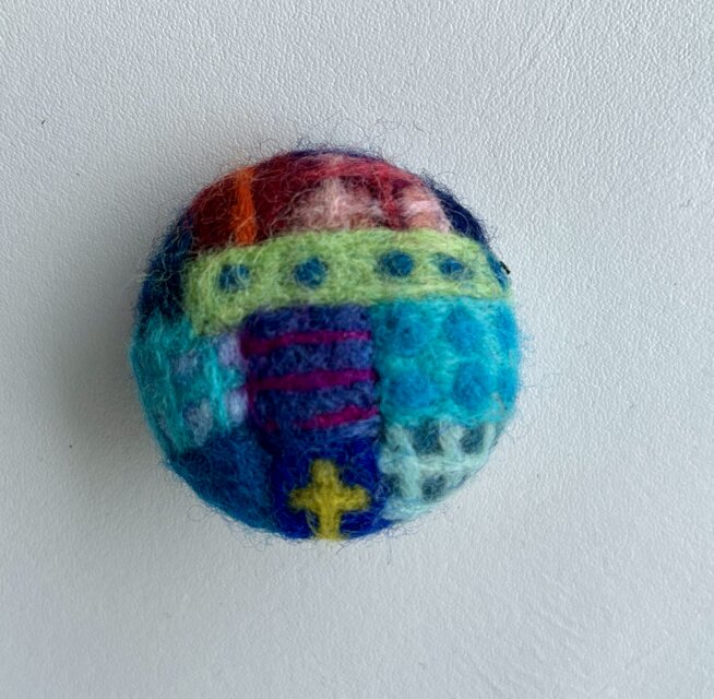 カラフルブローチ　F