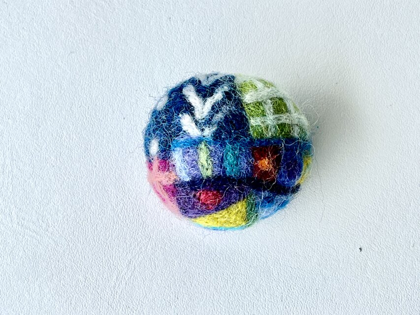 カラフルブローチ　J