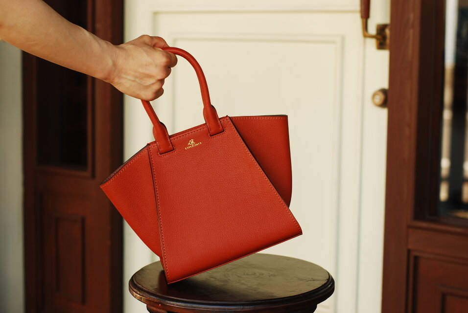 レザーハンドバッグ『スカーレット』ミニサイズ　トリヨンノビーヨ：キュイーヴル色