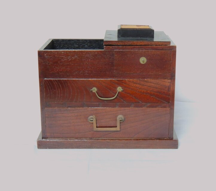 漆塗裁縫箱 | iichi 日々の暮らしを心地よくするハンドメイドや