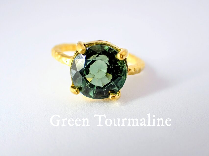 New『グリーントルマリン』の世界でひとつの天然石リング