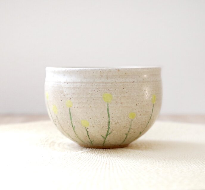 ころんと丸い彫り模様のお湯のみ クラスペディアのイメージ