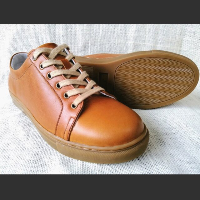 本革スニーカー キャメルブラウン 丈夫で柔らかいレザー採用 | iichi