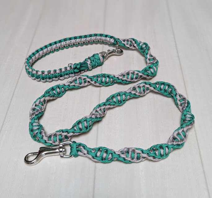 パラコードリード 　大型犬用  ねじり平編みカフェリード  カラーお揃いの首輪もあります