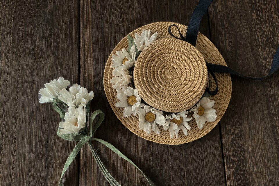 ドール用ドライ風マム付きのカンカン帽と花束のセットA(内径約5.5cm)