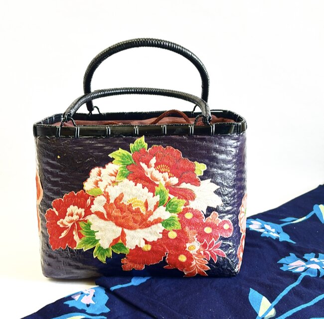一閑張りバッグ中袋付き 『三味線猫と花』 浮世絵仕上げ | iichi 日々