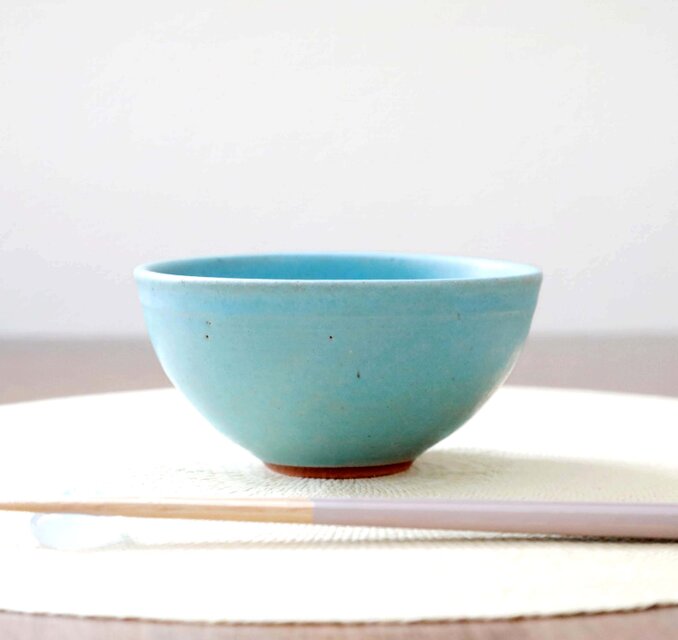赤陶土とトルコ青釉の飯碗