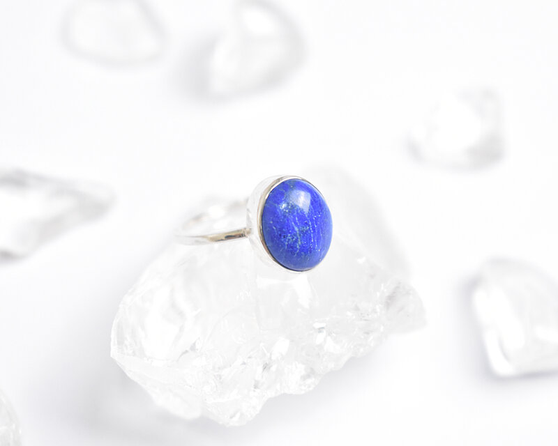 神秘的な青が美しい　ラピスラズリ シルバーリング　天然石リング　誕生石
