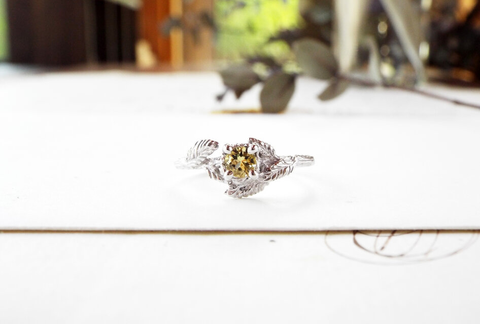 小さな花屋　ローズ（イエローベリル）