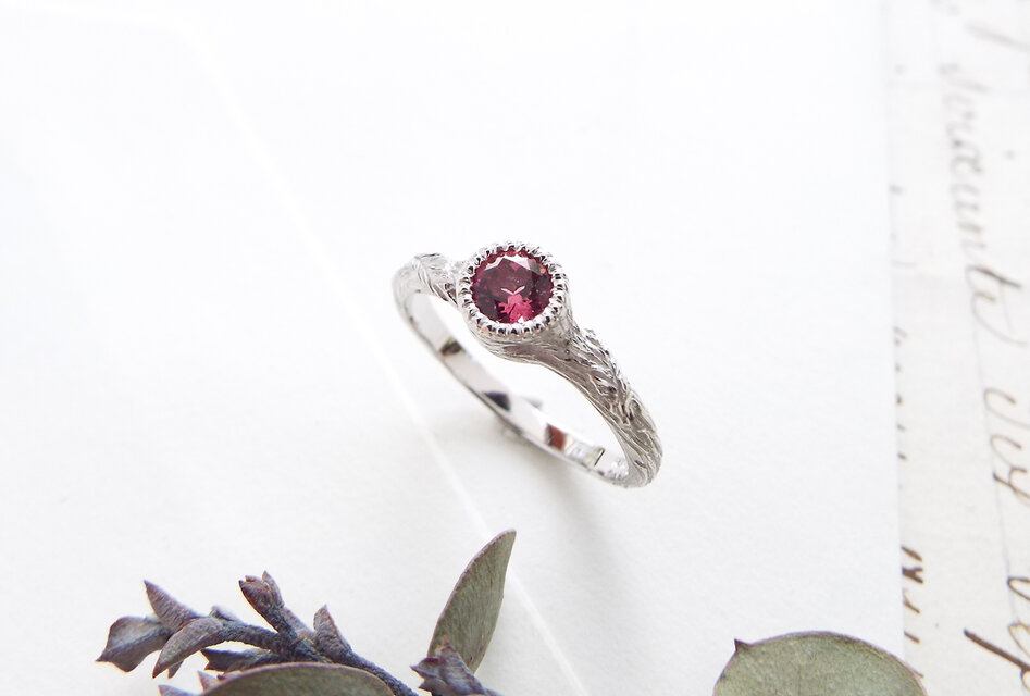 小さな花屋　ブロッサム（ピンクトルマリン）