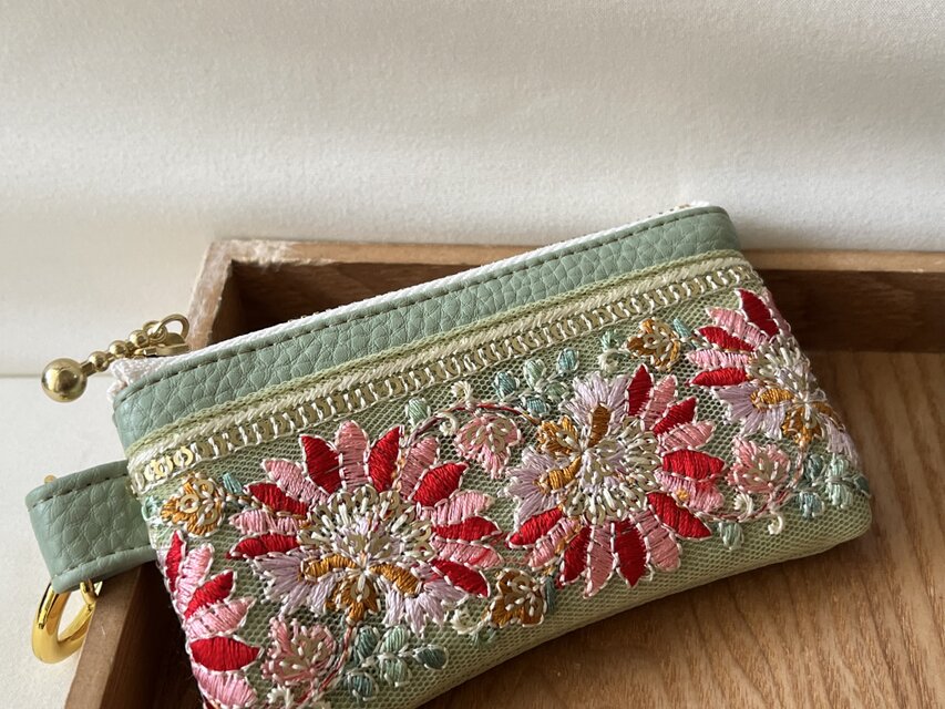 両面インド刺繍ポーチ　10cm  フェイクレザー　カラビナ④