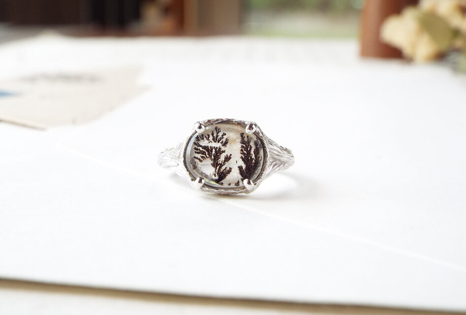 【一点物】デンドリティッククォーツのフラットリング（うみ草）