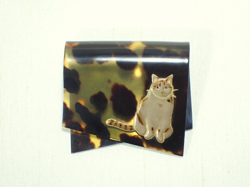 蒔絵帯留め・ペンダント ”端座”