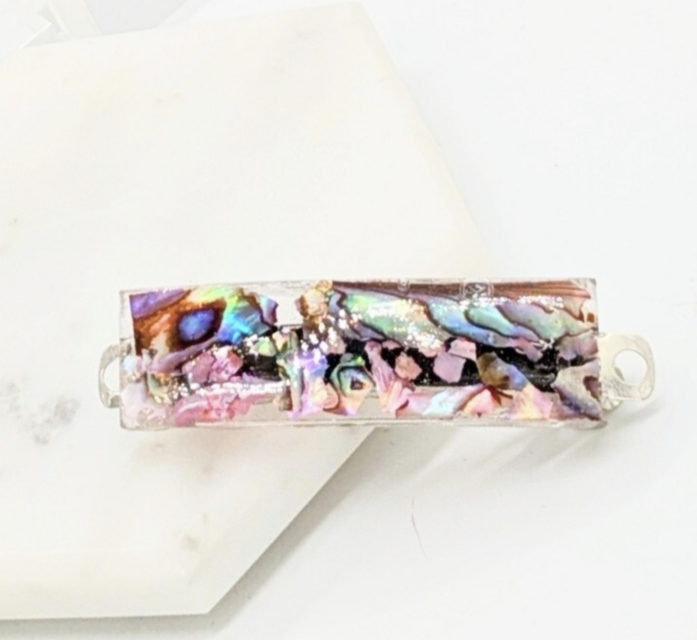 ピンクの螺鈿のヘアクリップ