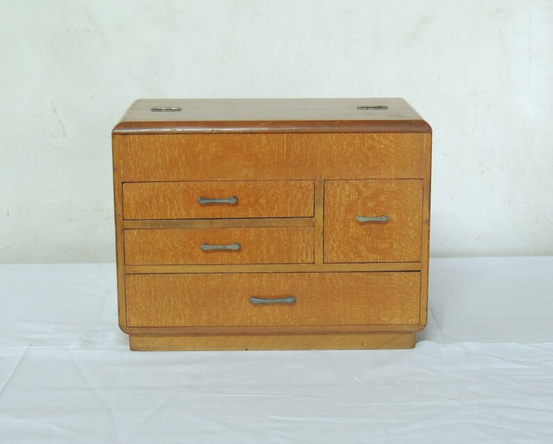 四杯引出裁縫箱