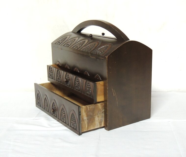 中間骨董品 アンティーク 「福」「 寿」 ハンドメイド 木彫り 箱 木彫裁縫箱 | iichi 日々の暮らしを心地よくするハンドメイドや