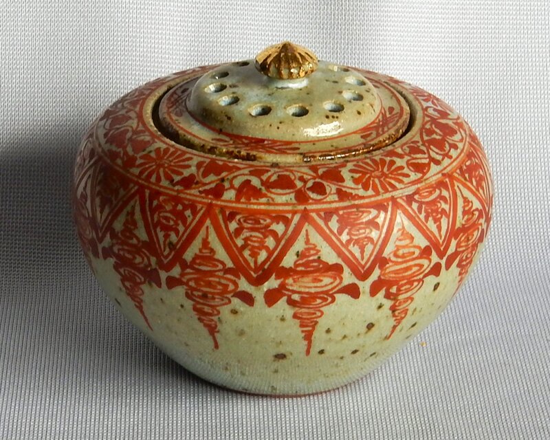 赤絵安南紋香炉