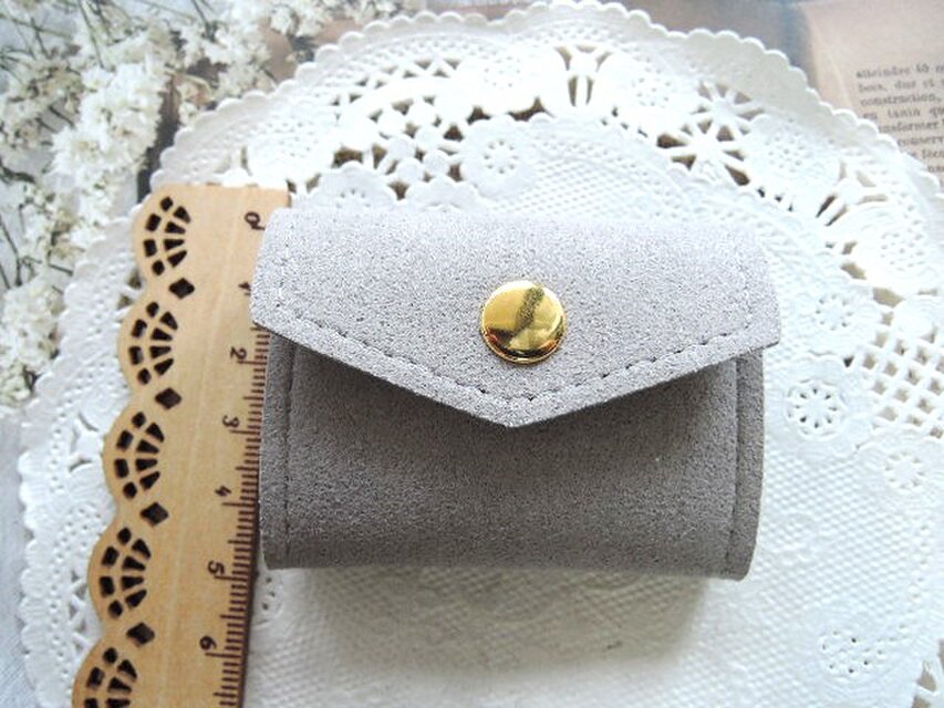 1414）No.1手のひらサイズのジュエリーポーチ✨合皮スエード/携帯用