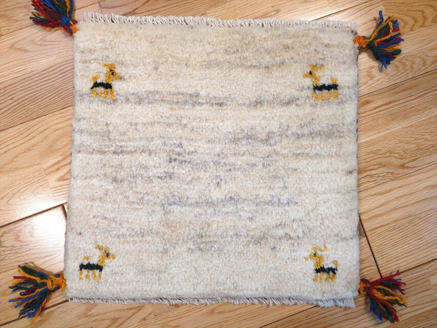ペルシャギャッベ　ミニマット　40x39cm　ヤギ　羊　アイボリー　ベージュ　グレー　T9535