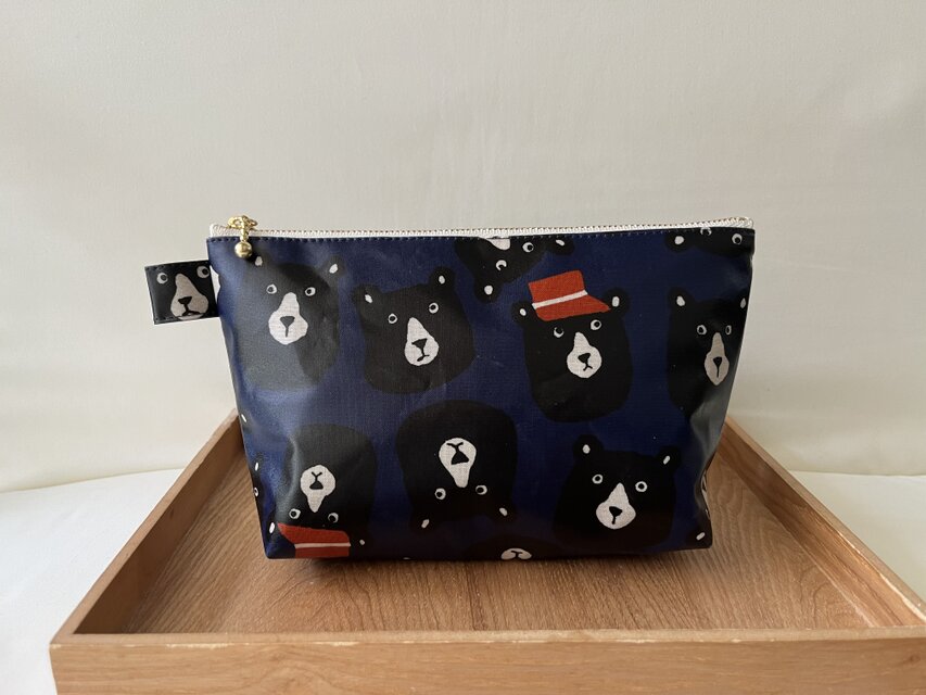 裏付き　ラミネートポーチ　クマ