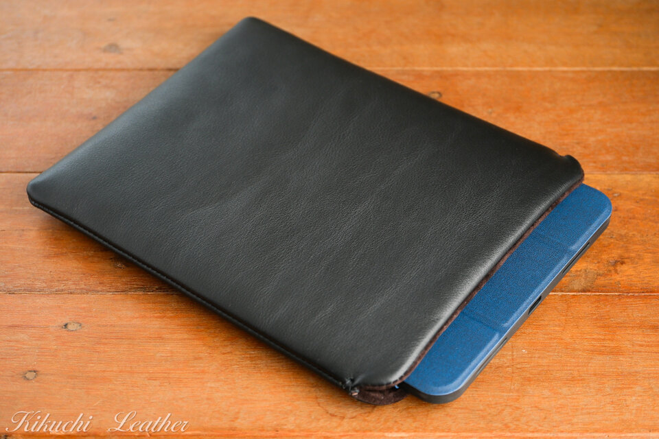 ★極美品★Piquadro Blue Square 本革 iPadスリーブ Men's crossbody bag for iPad® - night blue