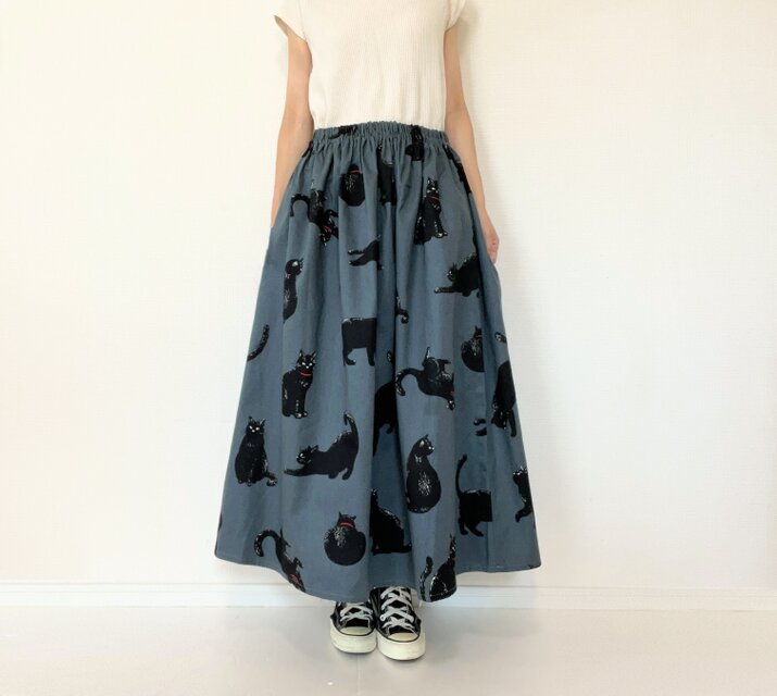 こなまいきな黒猫のロングスカート＊ポケット付き＊マキシ丈＊国産コットン100％＊ブルーグレー