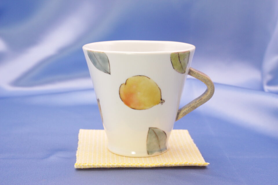 枇杷のマグカップ