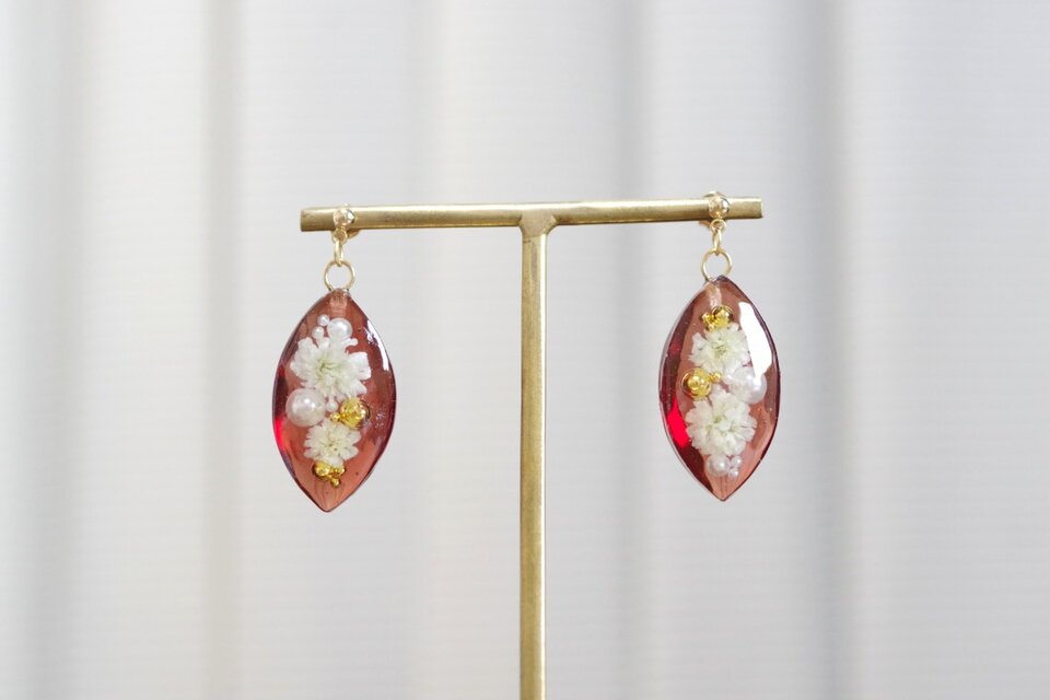 レジンアート　マーキスピアス〈思い出の彼方〉