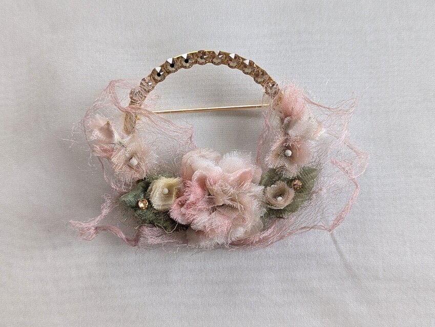 布花　シルクのお花ブローチ（ピンク）　/ 00127