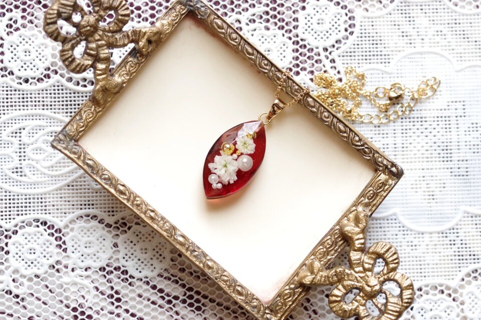 レジンアート　マーキスペンダント〈思い出の彼方〉