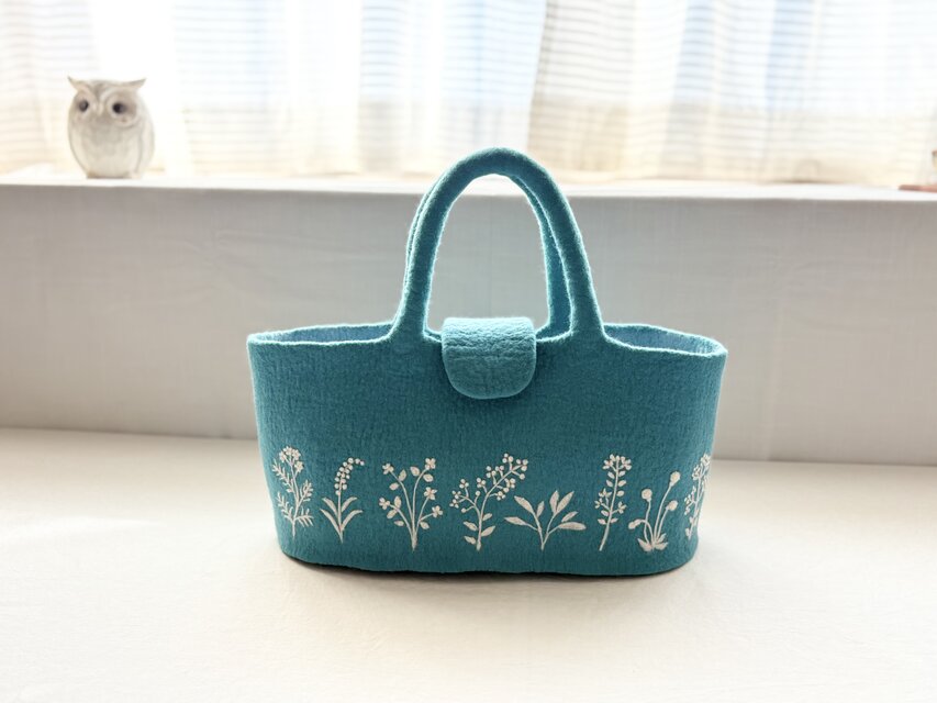 羊毛刺繍フェルトバック/ 蒼の空