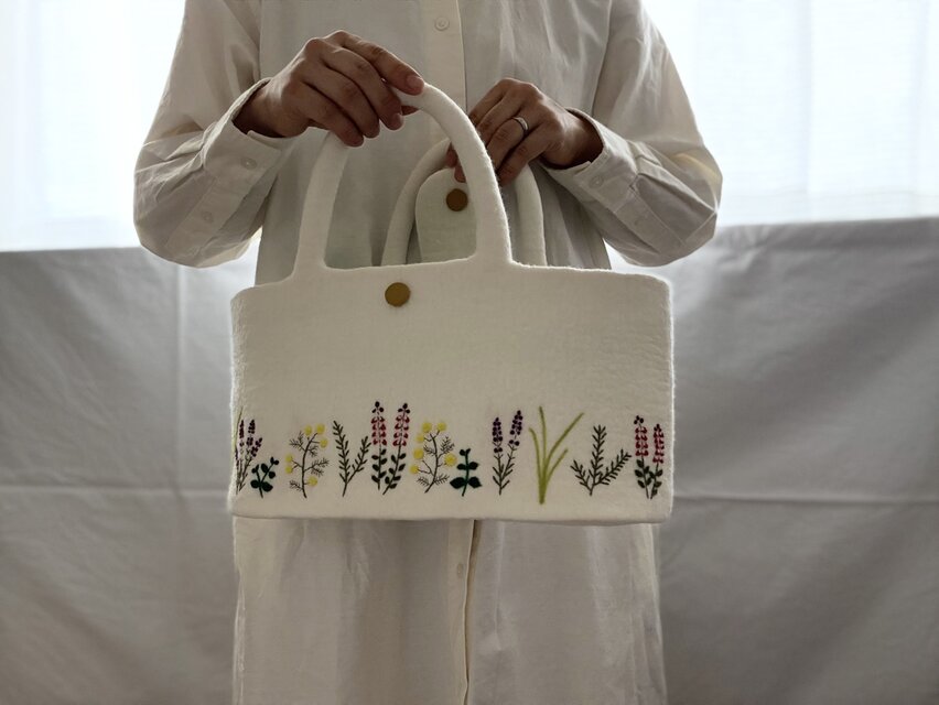 羊毛刺繍フェルトバック/ Herbs | iichi 日々の暮らしを心地よくする