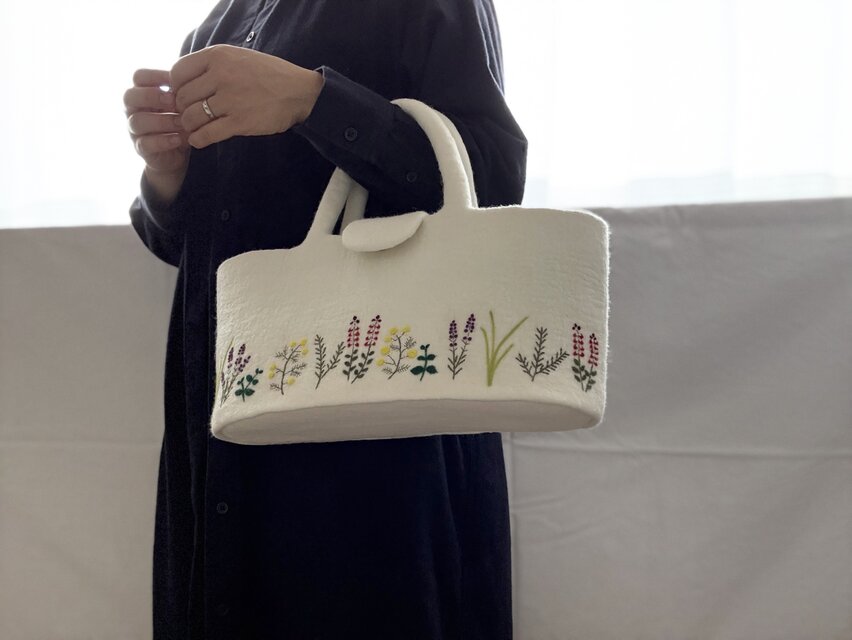羊毛刺繍フェルトバック/ Herbs | iichi 日々の暮らしを心地よくする