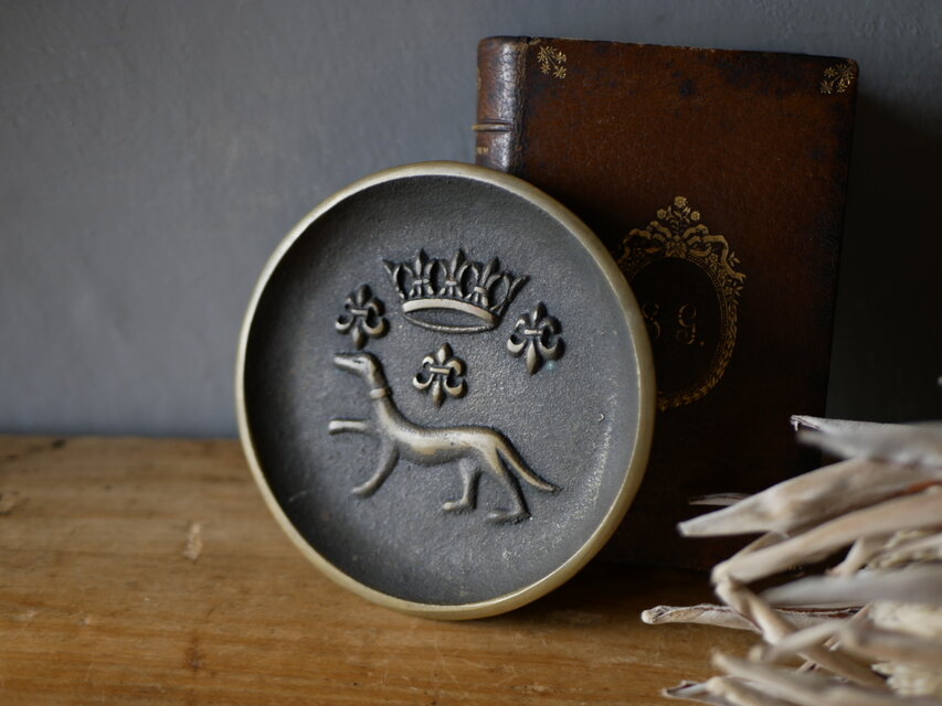 ヴィドポッシュ　エルミーヌ　ブルターニュ紋章　ブロンズトレイ　フランスアンティーク